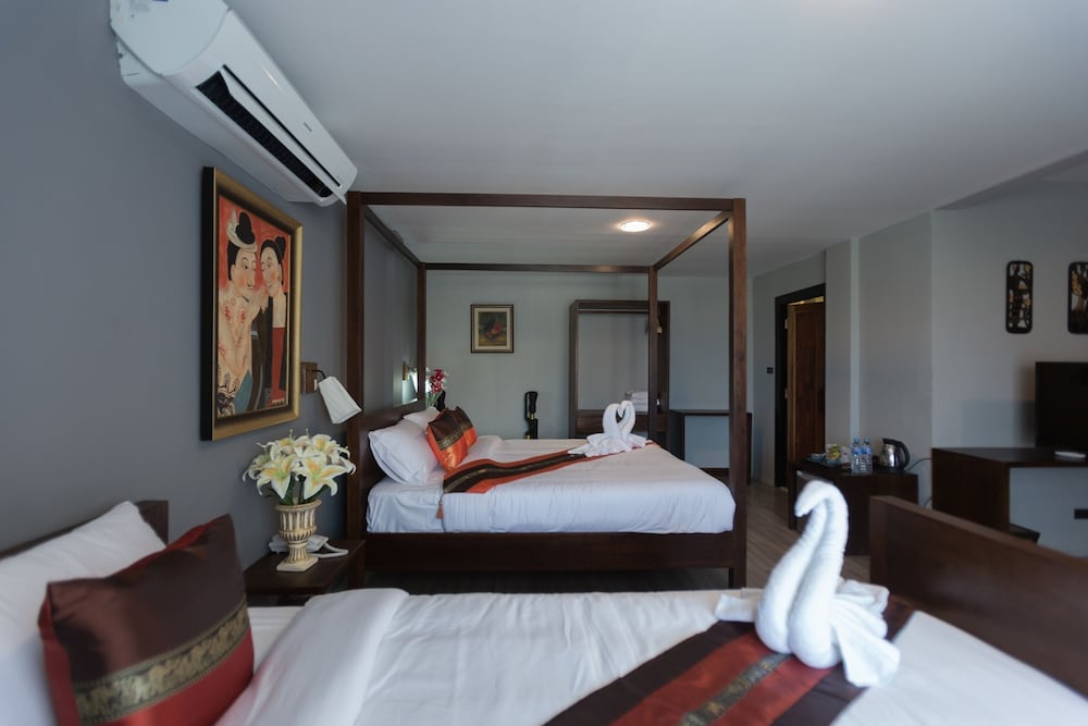 big tree old town hotel