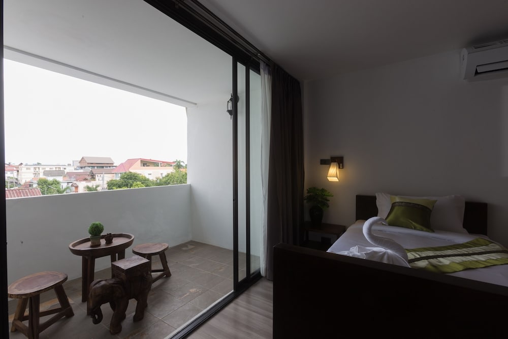 big tree old town hotel