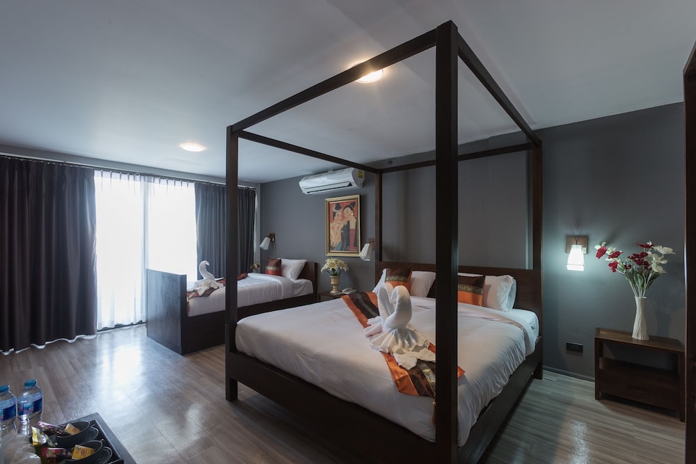 big tree old town hotel