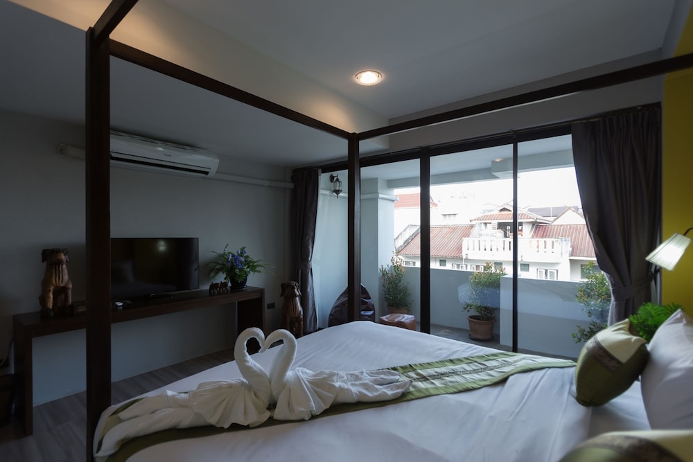 big tree old town hotel