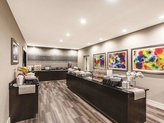 la quinta inn and suites by wyndham san antonio downtown