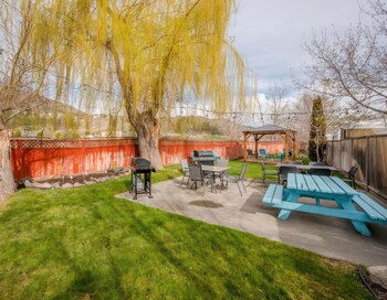 lakeside villa and nordic spa