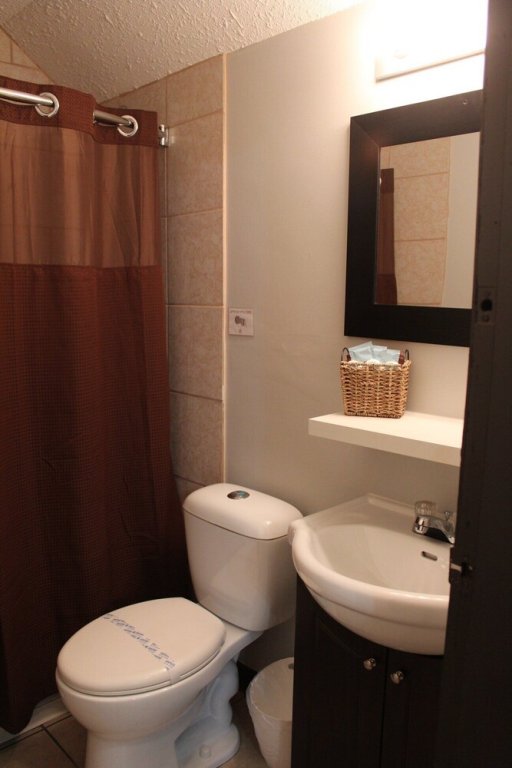 Lakeside Villa & Nordic Spa,Okanagan Valley>>Penticton,3 star