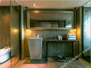 time tunnel designer hotel