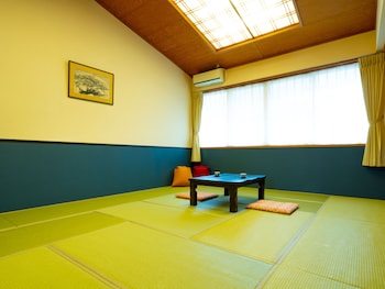 yufuin yawaraginosato yadoya