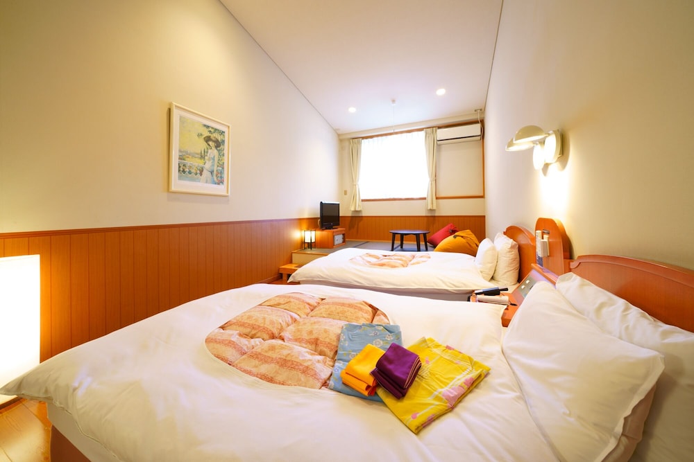 yufuin yawaraginosato yadoya