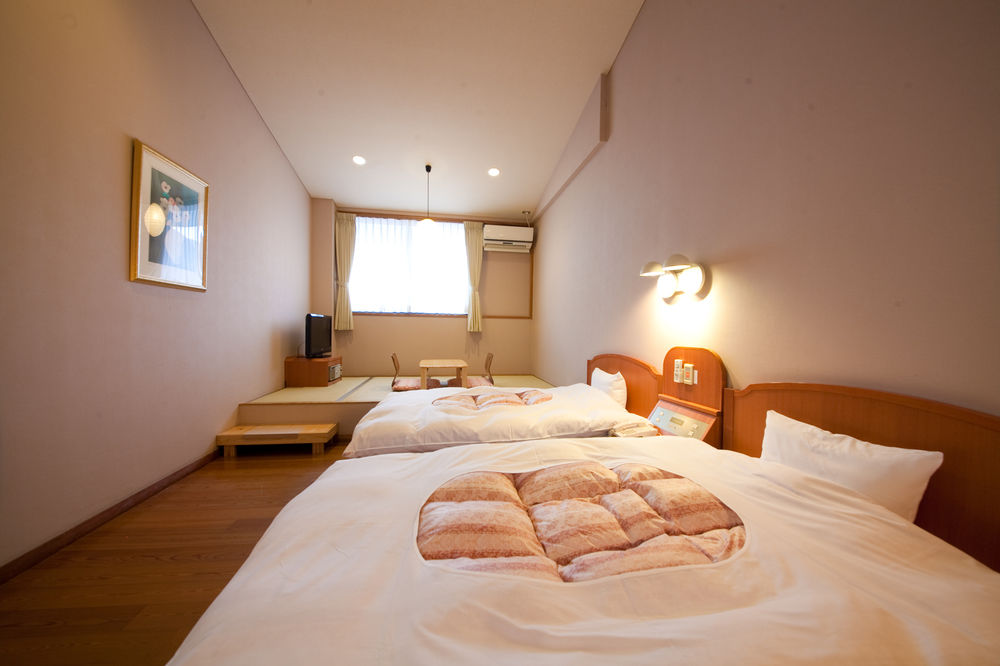 yufuin yawaraginosato yadoya