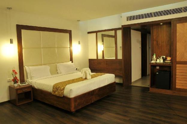 dhanalakshmi srinivasan hotel