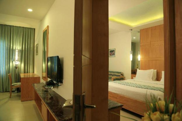 dhanalakshmi srinivasan hotel