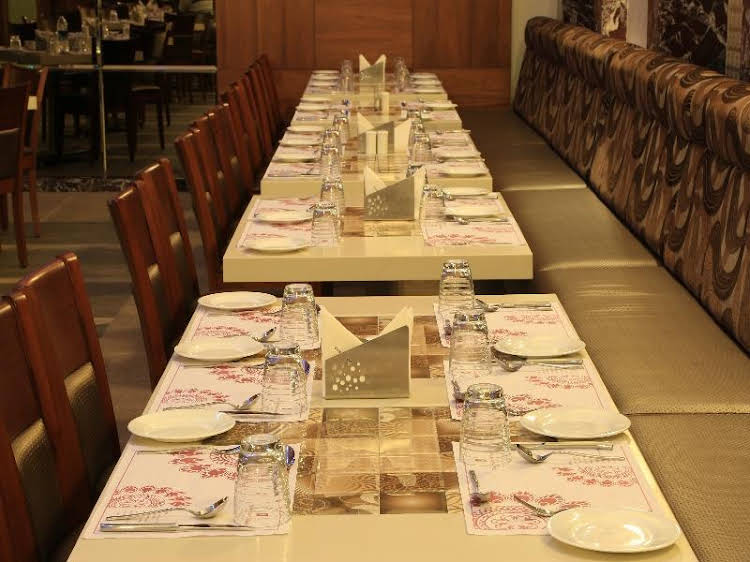 dhanalakshmi srinivasan hotel