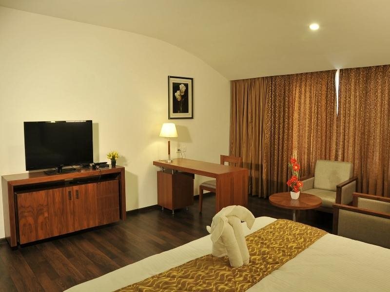 dhanalakshmi srinivasan hotel