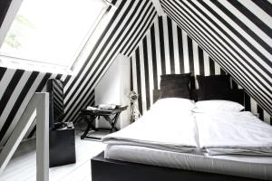 hotel ashleys garden