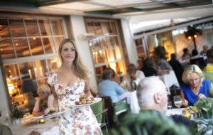 hotel ashleys garden