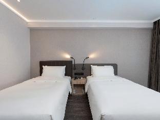 hanting hotel wafangdian railway station