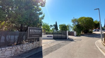 refresh boutique apartments