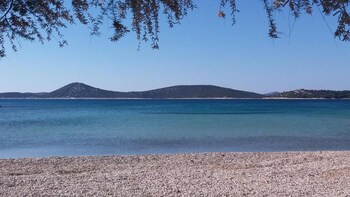 refresh boutique apartments