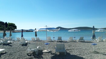 refresh boutique apartments