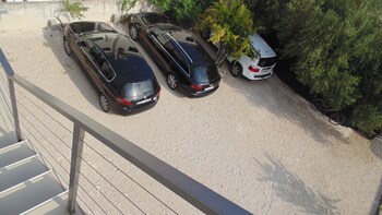 refresh boutique apartments