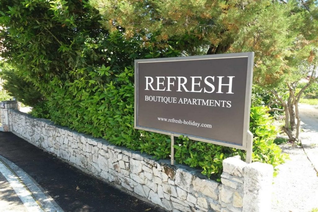 refresh boutique apartments