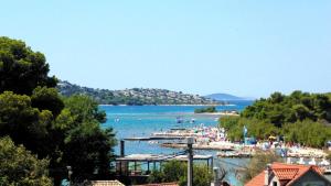 refresh boutique apartments