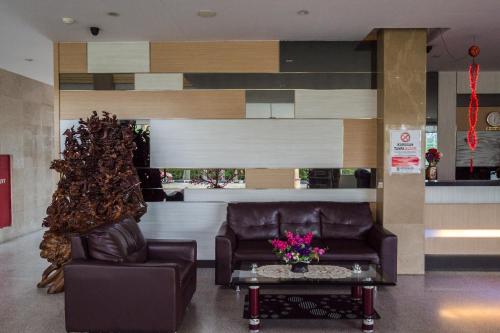 aviari hotel