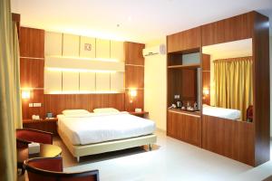 aviari hotel