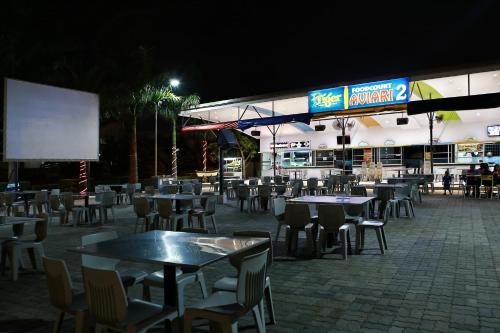 aviari hotel