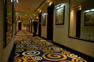 strato hotel by warwick