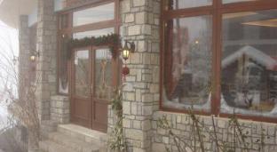 To Balcony Tis Agorianis,Central Greece>>Arachova,2 star