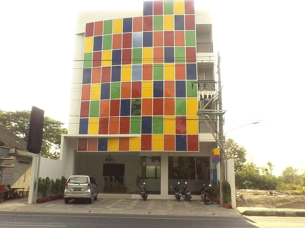 sarila hotel sukoharjo