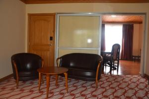 Golf Course Hotel,Central Region>>Kampala,4 star