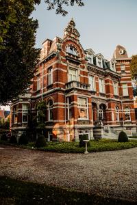 'T Kasteel En 'T Koetshuys,Westhoek>>Veurne,2 star