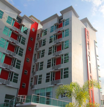 906 Premier Hotel,Durian Tunggal>>Batu Berendam,3 star