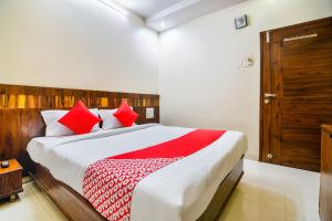 Sai Vishwakarma Palace,Akola>>Ahmednagar,3 star