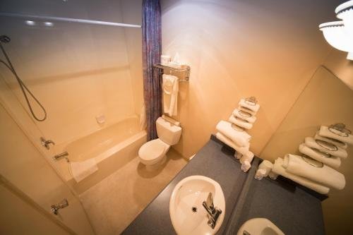 sidney waterfront inn and suites