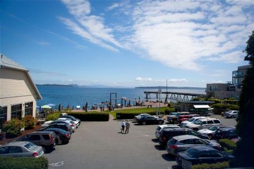 sidney waterfront inn and suites