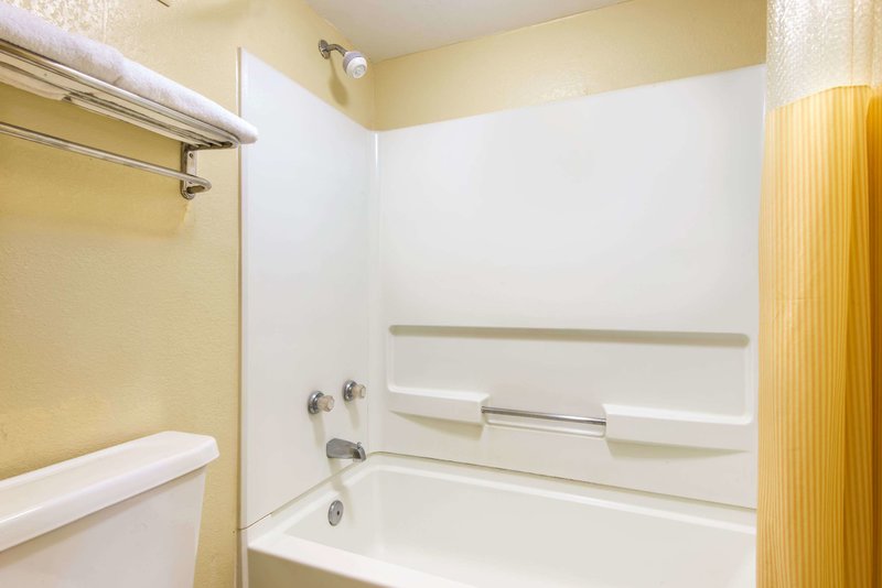 days inn by wyndham shorter