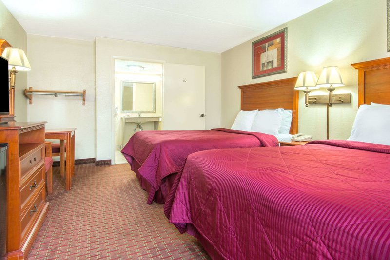 days inn by wyndham shorter