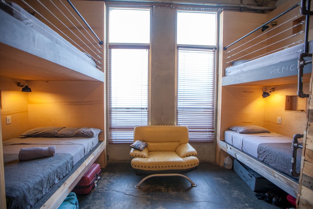 podshare hostel