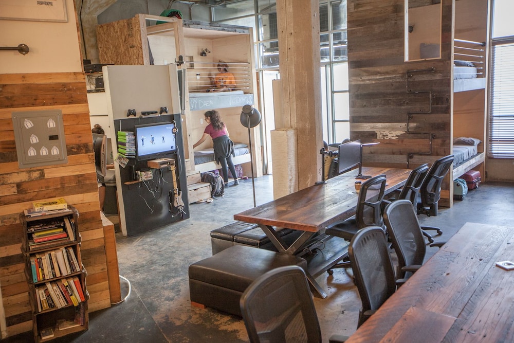 podshare hostel