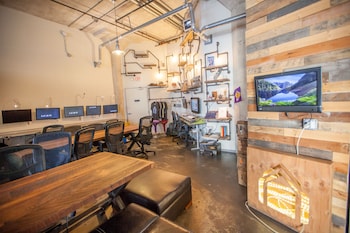 Podshare - Hostel,1617 Cosmo Street,2 star