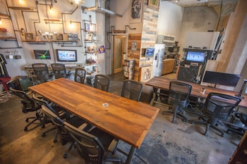 Podshare - Hostel,1617 Cosmo Street,2 star