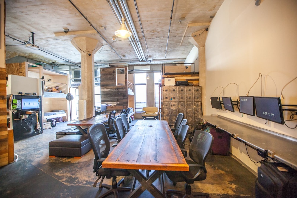 podshare hostel