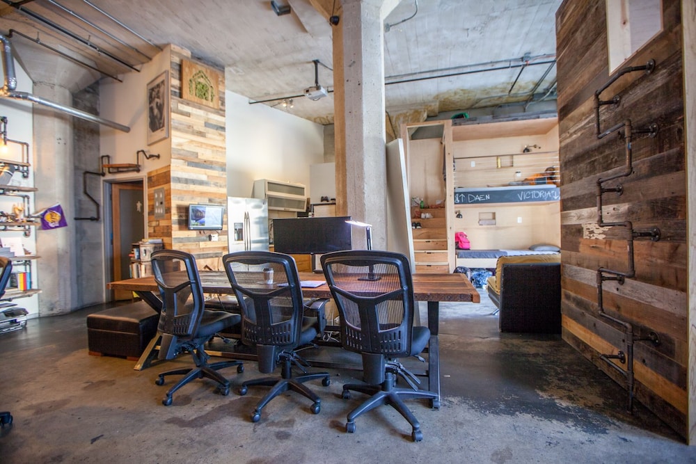 podshare hostel