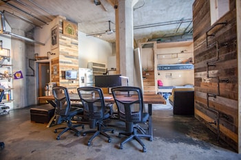 podshare hostel