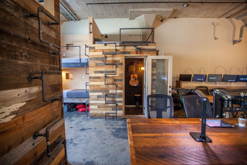 podshare hostel