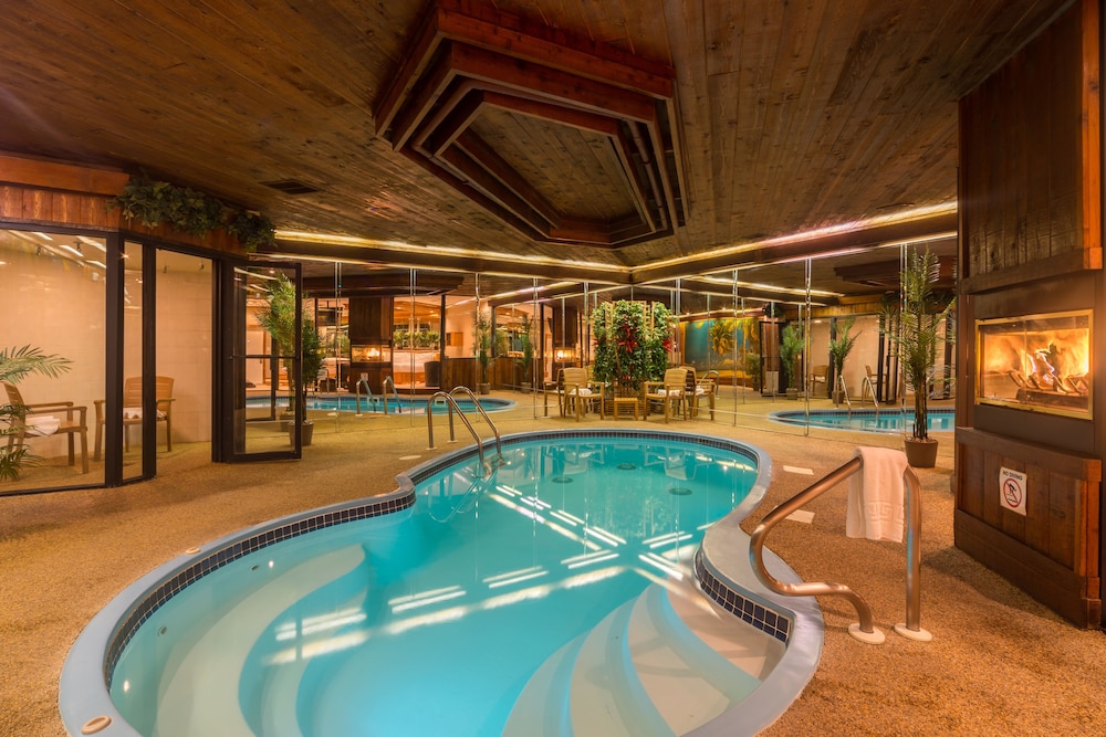 sybaris pool suites mequon