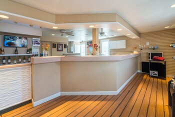 Sybaris Pool Suites Mequon,Elm Grove>>Brown Deer,3 star