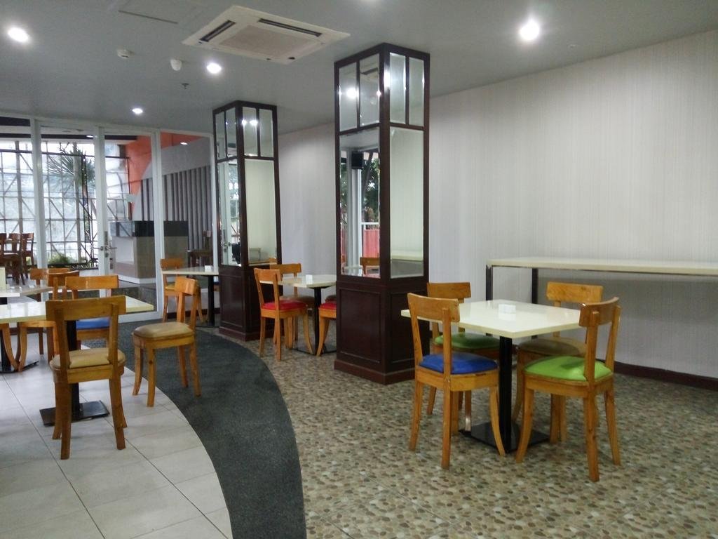 hotel 88 kedoya jakarta