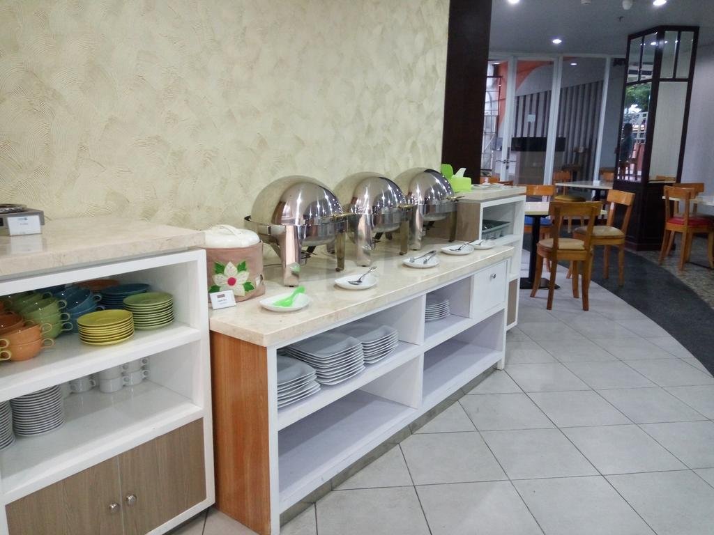 hotel 88 kedoya jakarta